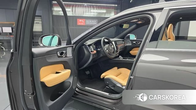 Volvo XC60 second Generation 2023 Серый из Кореи, фото 2