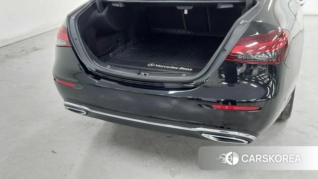 Mercedes-Benz E-Class W213 2022 Черный из Кореи, фото 2