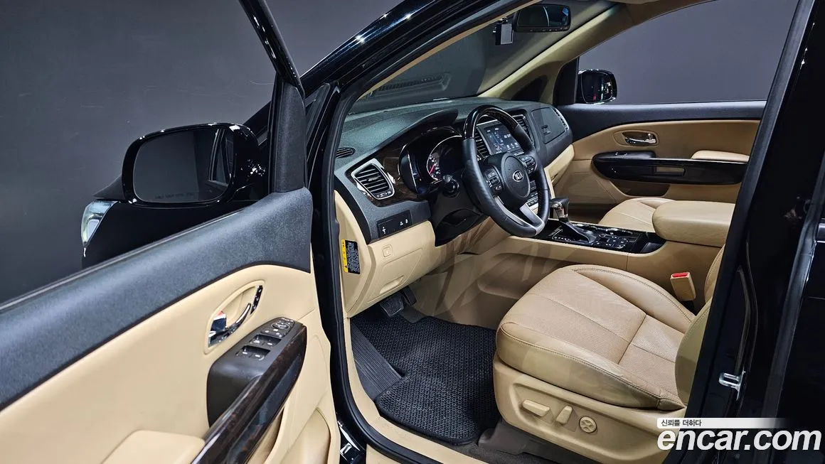 Kia The New Carnival 2018 Черный из Кореи, фото 2