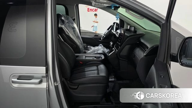 Hyundai Staria 2023 Серебряный из Кореи, фото 2
