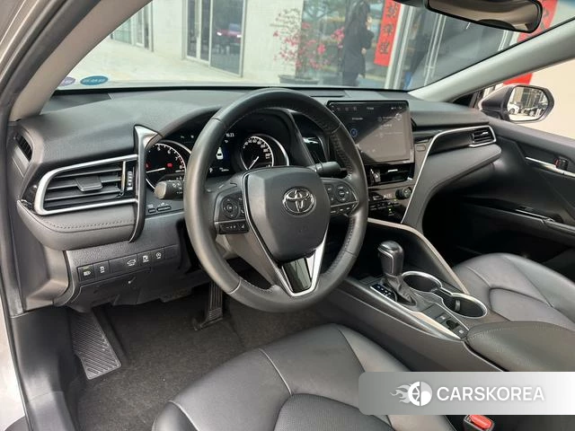 Toyota Camry 2022 Серебристо-серый из Китая, фото 2