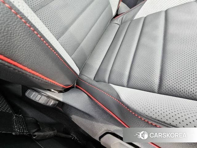 Volkswagen Golf 8th Generation 2026 Красный из Кореи, фото 2