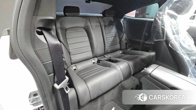 Mercedes-Benz C-Class W205 2018 Белый из Кореи, фото 2