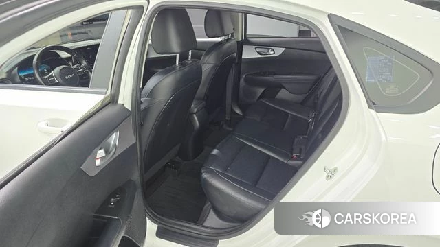 Kia The New K3 2nd generation 2021 Белый из Кореи, фото 2