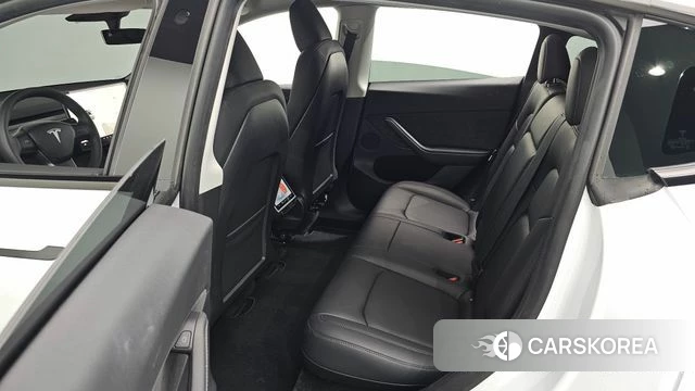 Tesla Model Y 2023 Белый из Кореи, фото 2