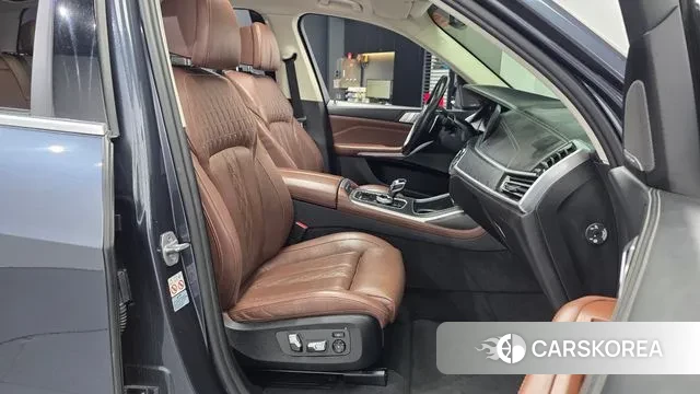 BMW X7 (G07) 2021 Серый из Кореи, фото 2