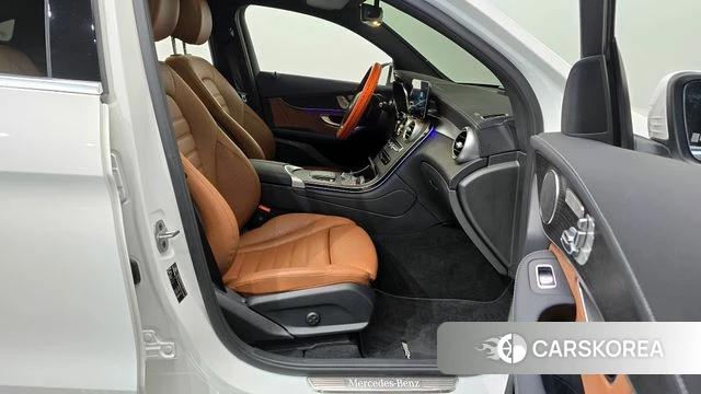 Mercedes-Benz GLC-Class X253 2023 Белый из Кореи, фото 2