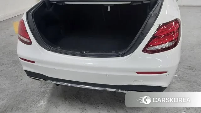 Mercedes-Benz E-Class W213 2020 Белый из Кореи, фото 2