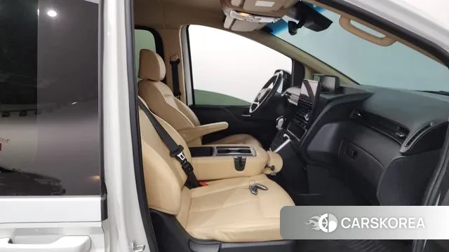 Hyundai Staria 2022 Белый из Кореи, фото 2