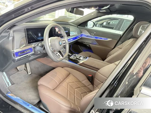 BMW 7 series 2024 Черный из Китая, фото 2