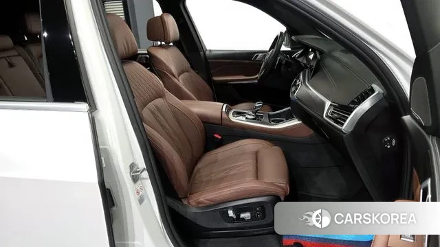 BMW X5 (G05) 2023 Белый из Кореи, фото 2