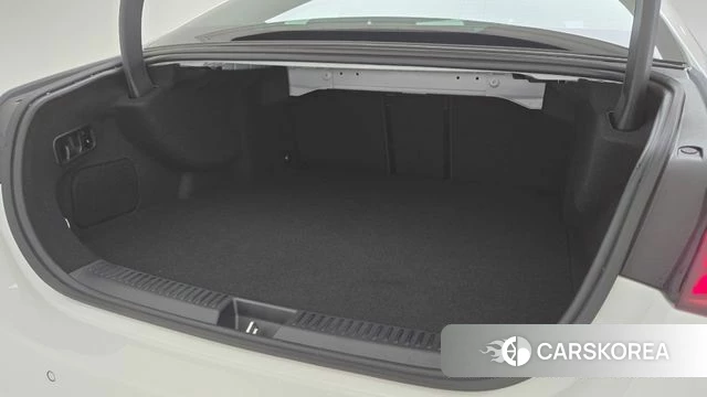 Mercedes-Benz E-Class W214 2025 Белый из Кореи, фото 2
