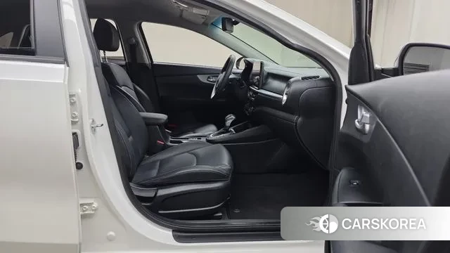 Kia The New K3 2nd generation 2021 Белый из Кореи, фото 2