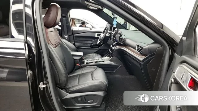 Ford Explorer 6th Generation 2023 Черный из Кореи, фото 2