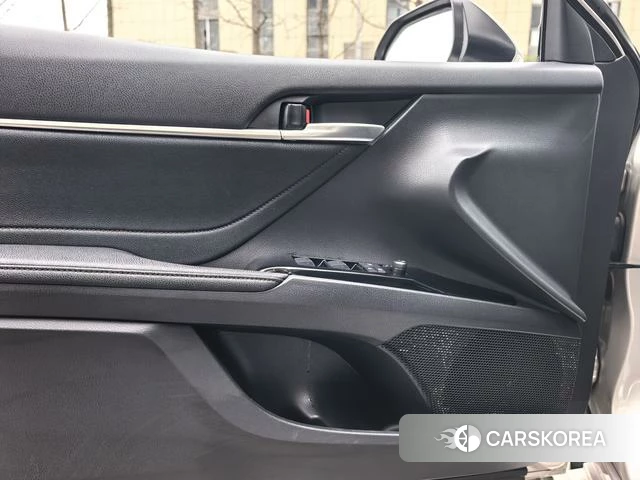 Toyota Camry 2023 Шампань из Китая, фото 2