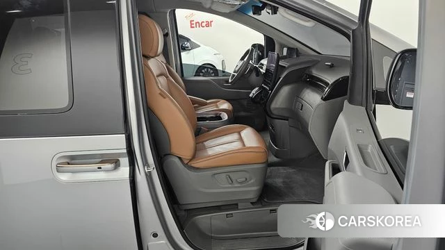 Hyundai Staria 2021 Серебряный из Кореи, фото 2