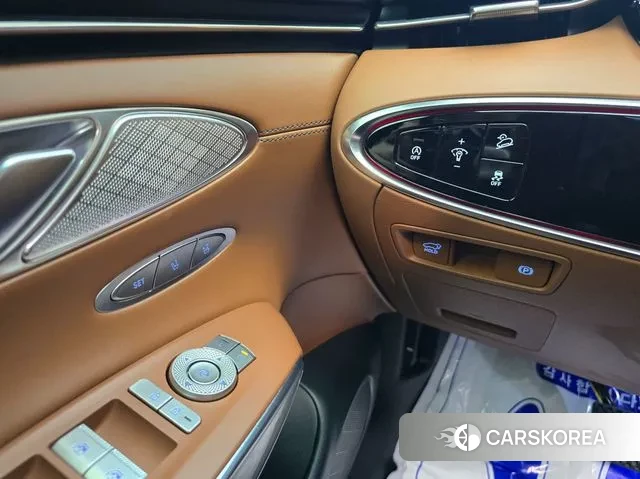 Genesis GV70 2023 Белый из Кореи, фото 2