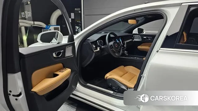 Volvo S60 3rd generation 2020 Белый из Кореи, фото 2