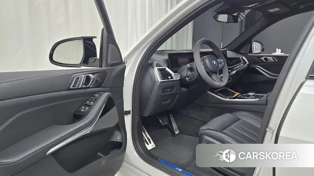 BMW X5 (G05) 2024 Белый из Кореи, фото 2