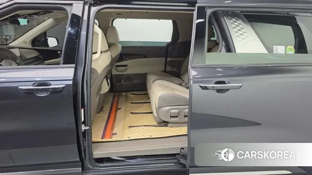 Kia Carnival 4th generation 2023 Серый из Кореи, фото 2