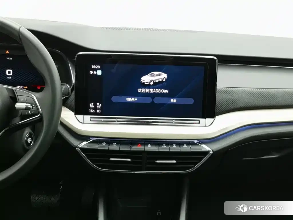 Skoda Octavia 2022 Silver/gray из Китая, фото 2
