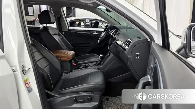 Volkswagen Tiguan second Generation 2019 Белый из Кореи, фото 2