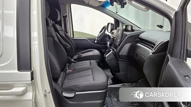 Hyundai Staria 2021 Белый из Кореи, фото 2