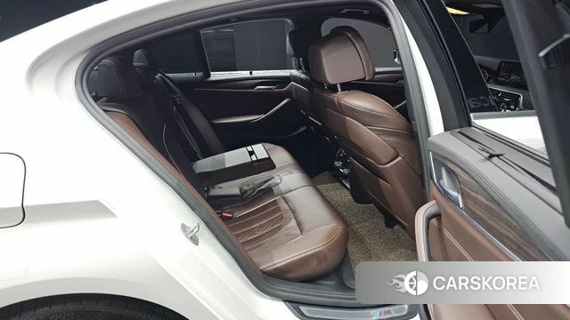 BMW 5 Series (G30) 2020 Белый из Кореи, фото 2