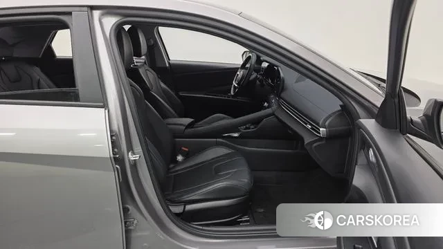 Hyundai Avante Hybrid (CN7) 2021 Серебристо-серый из Кореи, фото 2