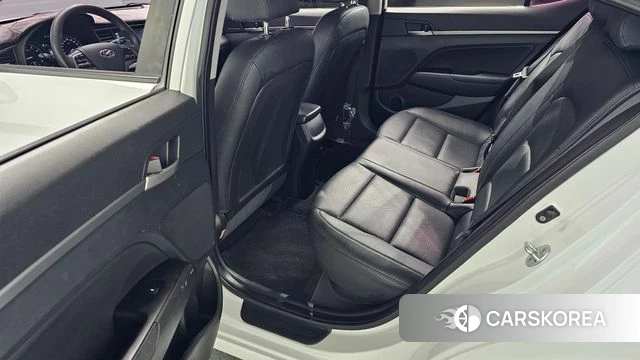 Hyundai Avante AD 2018 Белый из Кореи, фото 2