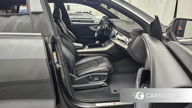 Audi Q8 (4M) 2021 Серый из Кореи, фото 2