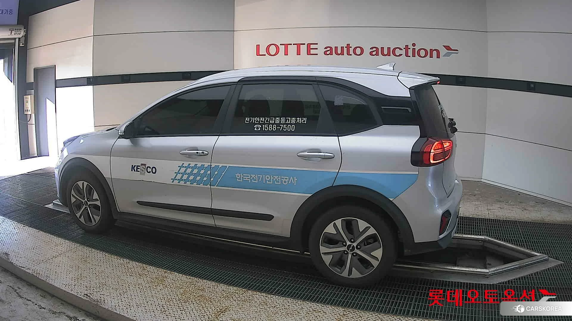 Kia Niro Plus 2023 Sparkling Silver из Кореи, фото 2
