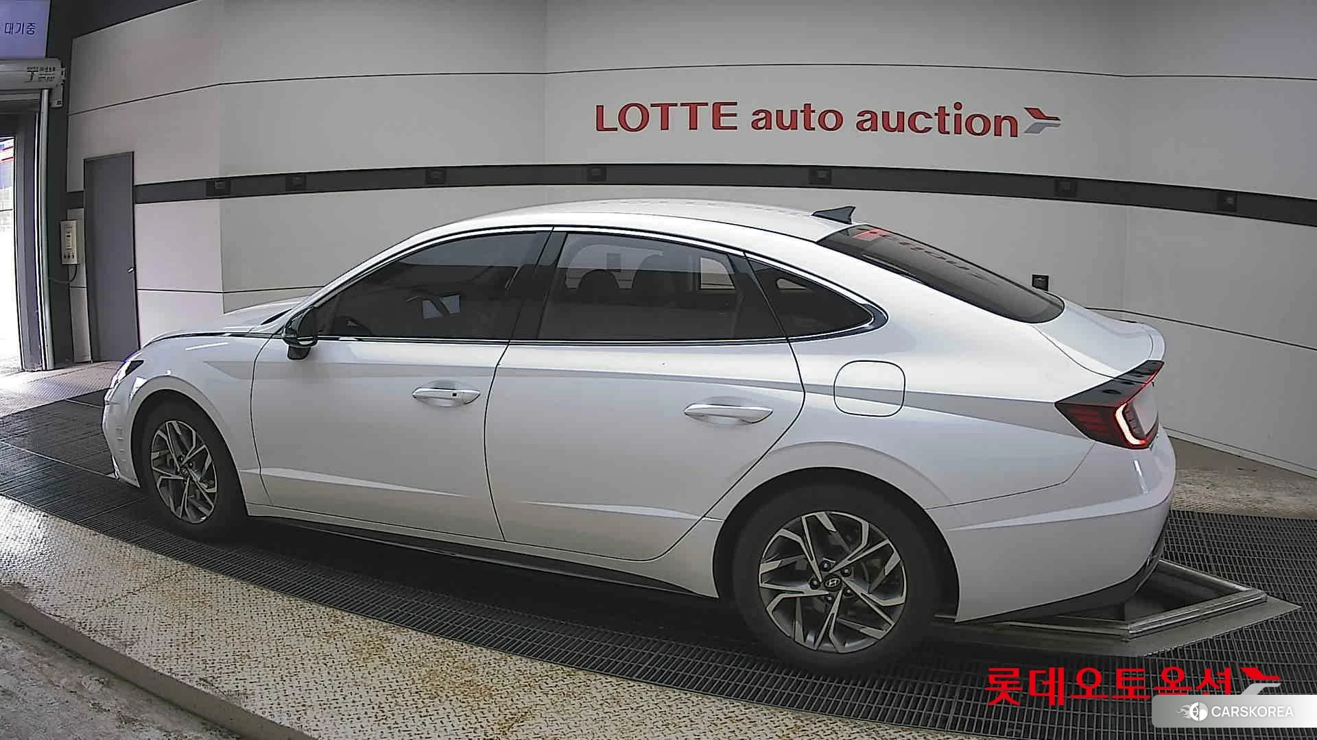 Hyundai Sonata 2022 Creamy White Pearl (optional) из Кореи, фото 2
