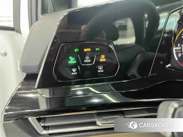 Volkswagen Golf 2024 Белый из Китая, фото 2