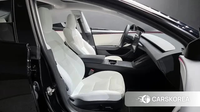 Tesla Model 3 2024 Черный из Кореи, фото 2