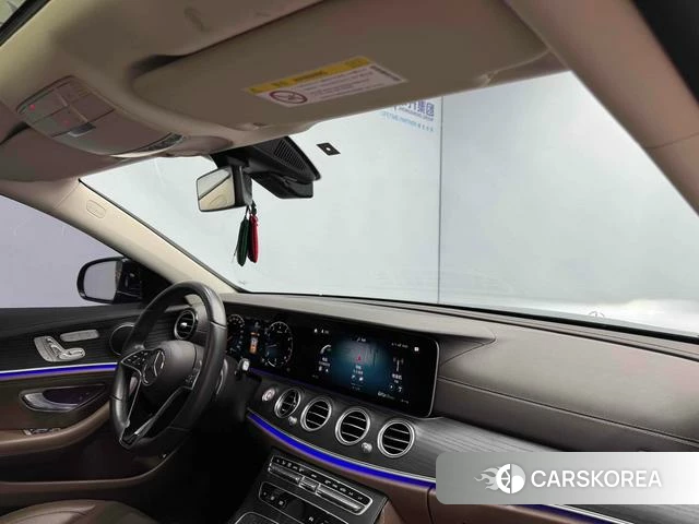 Mercedes-Benz E-class 2023 Черный из Китая, фото 2