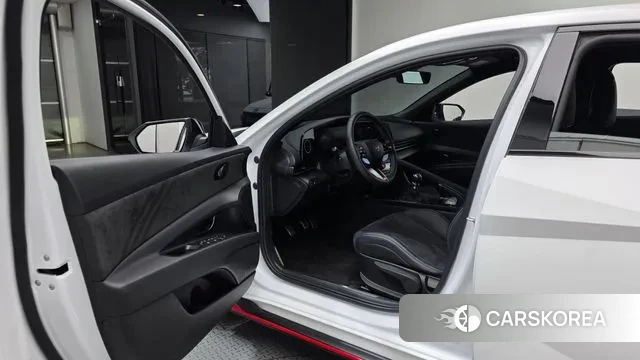 Hyundai The New Avante (CN7) 2024 Белый из Кореи, фото 2