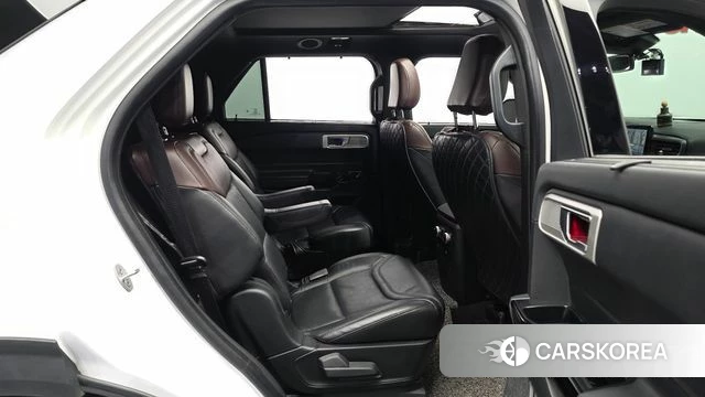 Ford Explorer 6th Generation 2022 Белый из Кореи, фото 2