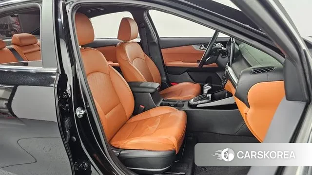 Kia The New K3 2nd generation 2024 Черный из Кореи, фото 2