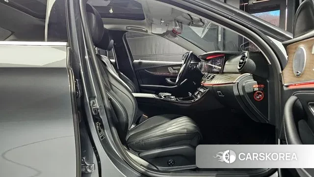 Mercedes-Benz E-Class W213 2019 Серый из Кореи, фото 2