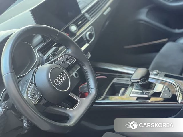 Audi A4L 2021 Белый из Китая, фото 2