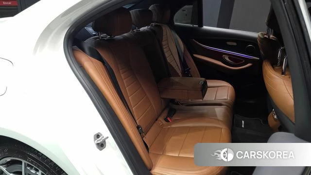 Mercedes-Benz E-Class W213 2021 Белый из Кореи, фото 2