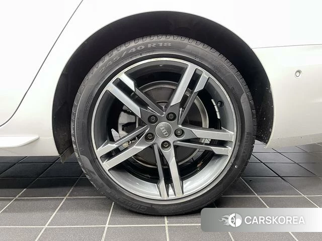Audi A4L 2021 Белый из Китая, фото 2