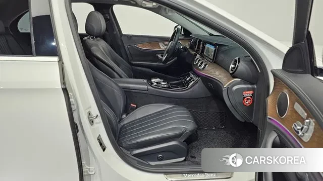 Mercedes-Benz E-Class W213 2019 Белый из Кореи, фото 2