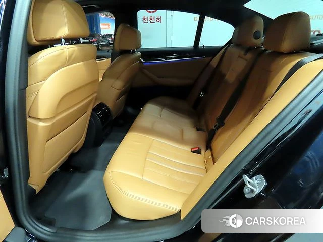 BMW 5 Series (G30) 2021 Черный из Кореи, фото 2