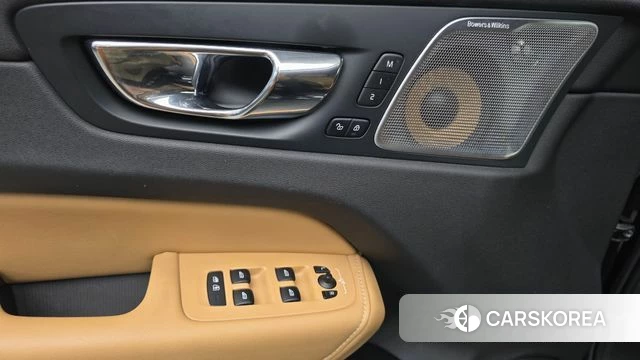 Volvo XC60 second Generation 2018 Черный из Кореи, фото 2