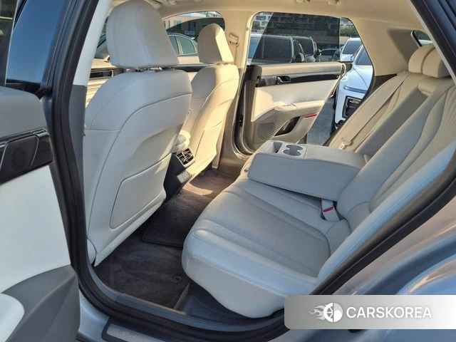 Hyundai Grandeur Hybrid (GN7) 2023 Серебристо-серый из Кореи, фото 2