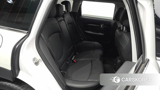Mini Cooper Clubman 2023 Белый из Кореи, фото 2