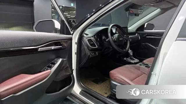 Kia Seltos 2022 Белый из Кореи, фото 2