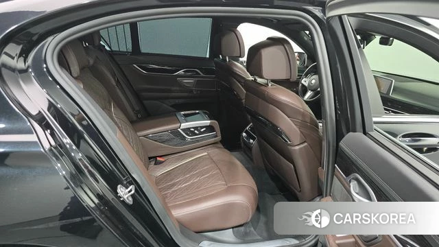 BMW 7 Series (G11) 2020 Черный из Кореи, фото 2